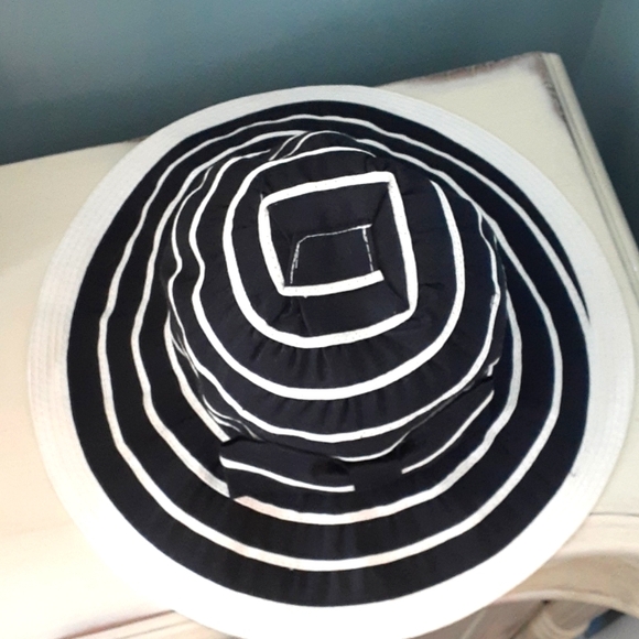 Banana Republic floppy brimmed sun summer hat 🍎 - Picture 5 of 6